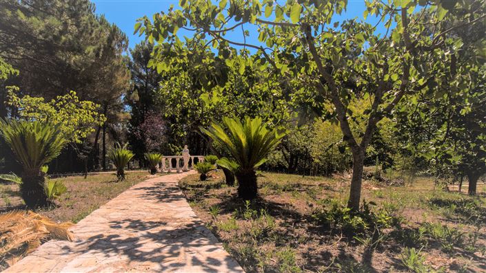 Image No.24-4 Bed Property for sale