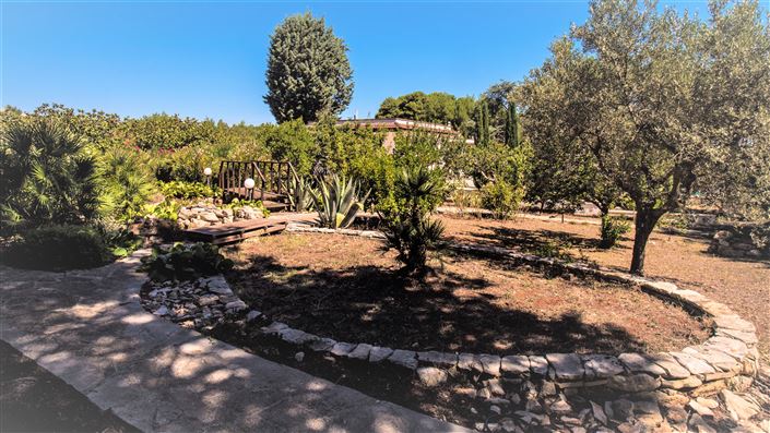 Image No.26-4 Bed Property for sale