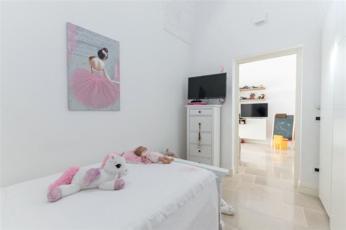 Image No.12-3 Bed Apartment for sale