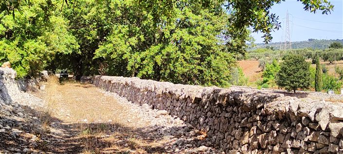 Image No.13-8 Bed Property for sale