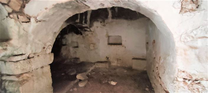 Image No.22-8 Bed Property for sale