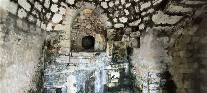 Image No.24-8 Bed Property for sale