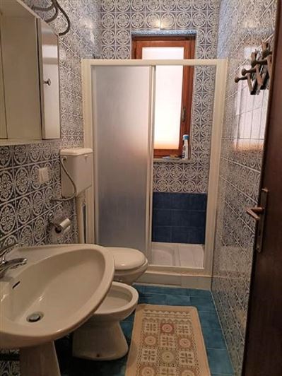 Image No.12-2 Bed Townhouse for sale