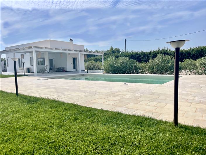 Image No.21-2 Bed Property for sale