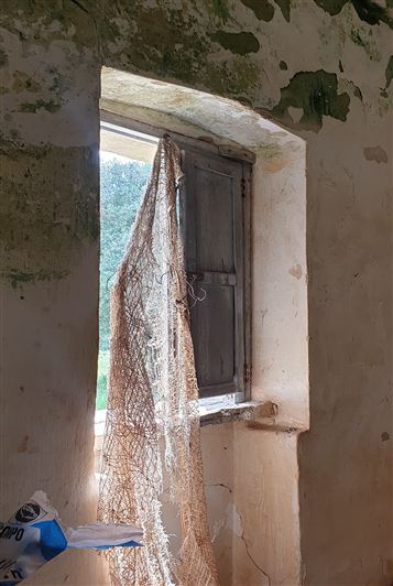 Image No.12-2 Bed Property for sale