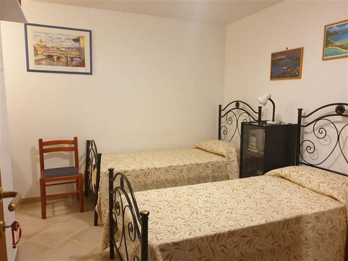 Image No.33-4 Bed Property for sale