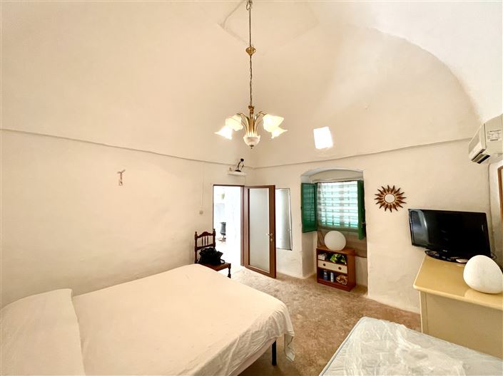 Image No.4-2 Bed Property for sale