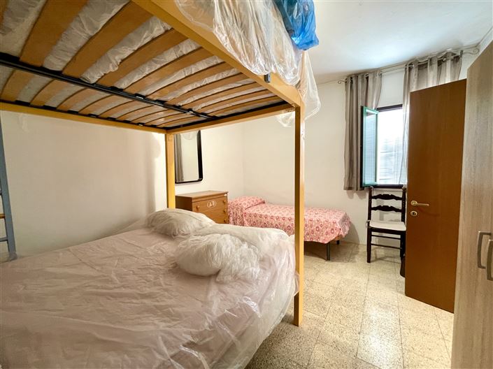 Image No.5-2 Bed Property for sale