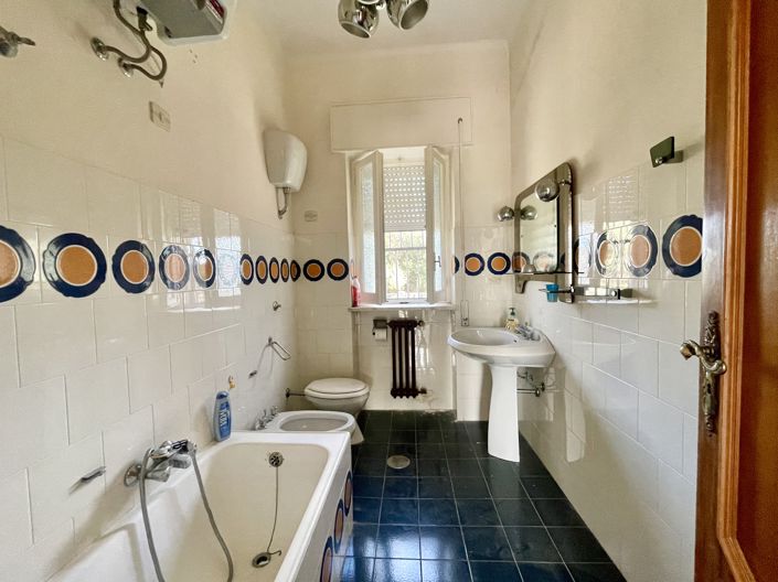 Image No.14-6 Bed Villa for sale