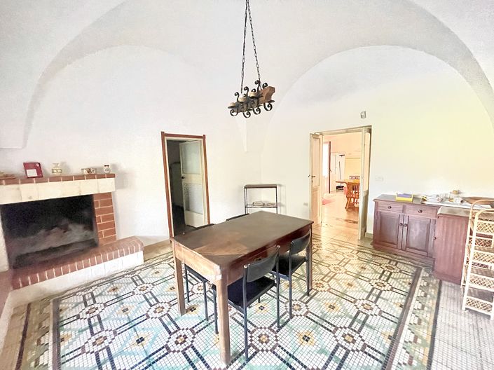 Image No.5-6 Bed Villa for sale