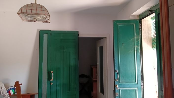 Image No.11-2 Bed Property for sale