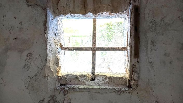 Image No.12-1 Bed Property for sale