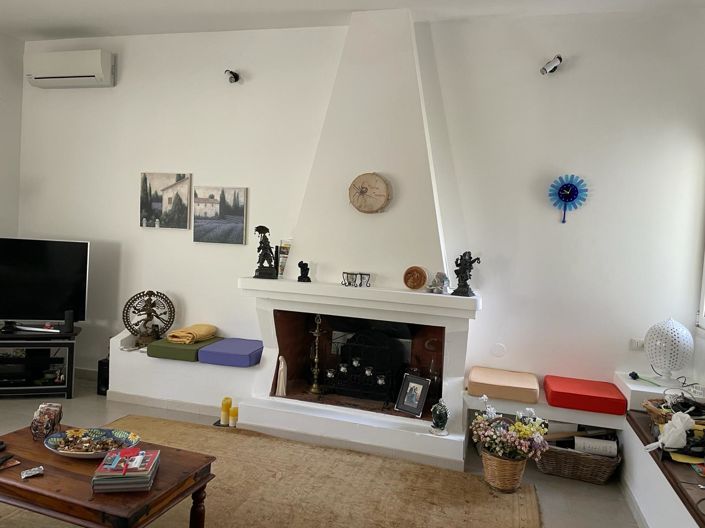 Image No.10-3 Bed Property for sale