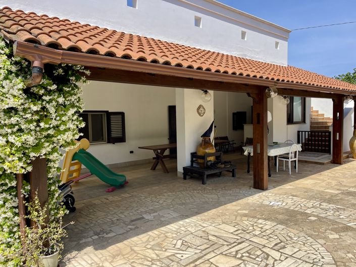 Image No.2-3 Bed Villa for sale