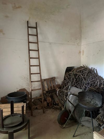 Image No.13-2 Bed Property for sale