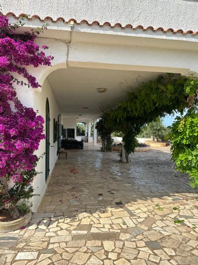 Image No.2-5 Bed Villa for sale