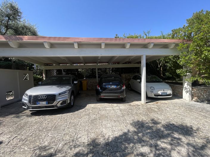 Image No.27-5 Bed Property for sale