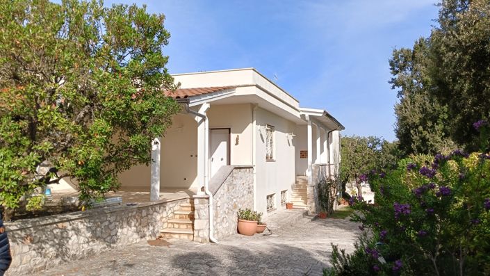 Image No.9-5 Bed Property for sale