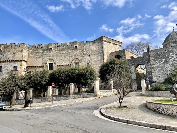 Image No.17-2 Bed Townhouse for sale