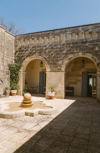 Image No.4-4 Bed Property for sale