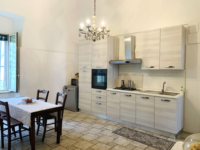 Image No.12-7 Bed Property for sale