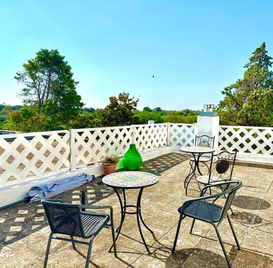 Image No.19-7 Bed Property for sale