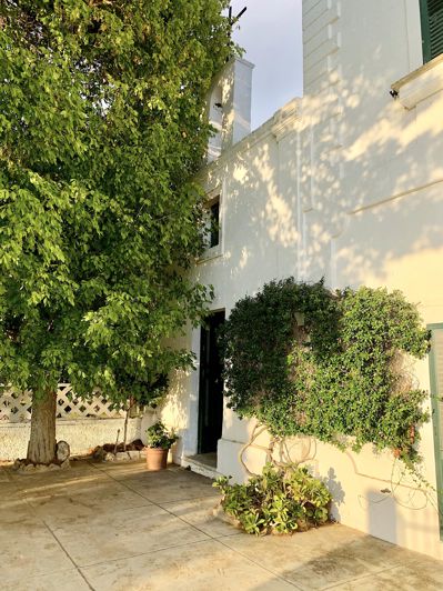 Image No.33-7 Bed Property for sale