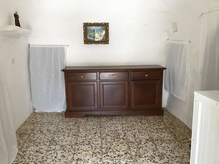 Image No.28-4 Bed Property for sale