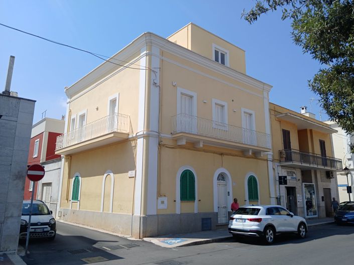 Image No.3-3 Bed Townhouse for sale