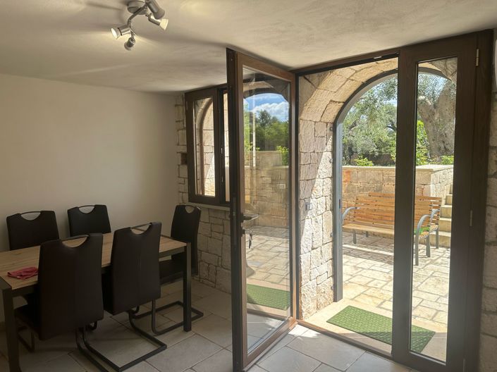 Image No.4-6 Bed Property for sale