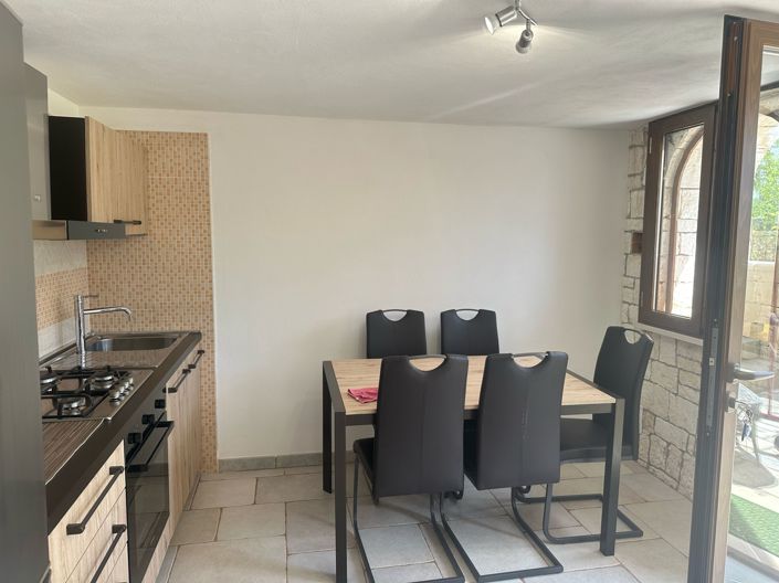 Image No.5-6 Bed Property for sale