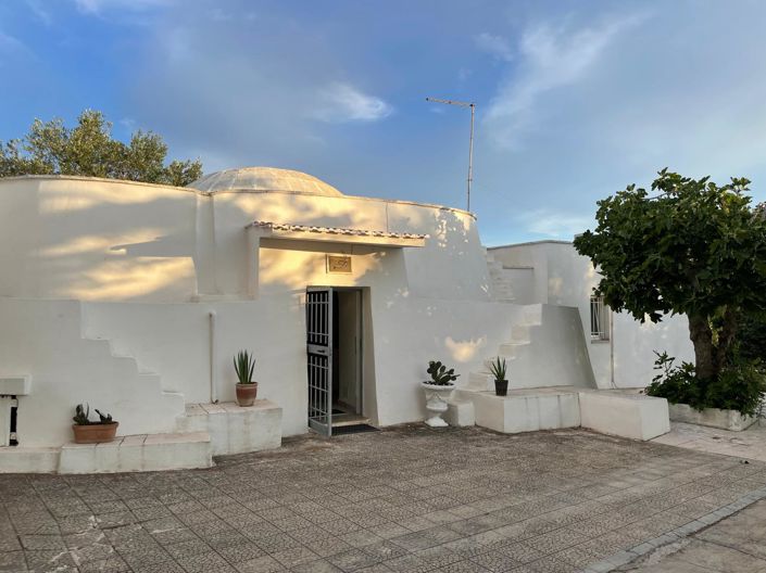 Image No.1-Ferme de 2 chambres à vendre à Ostuni