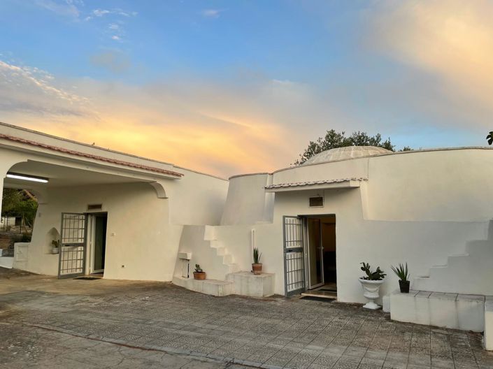 Image No.3-Ferme de 2 chambres à vendre à Ostuni