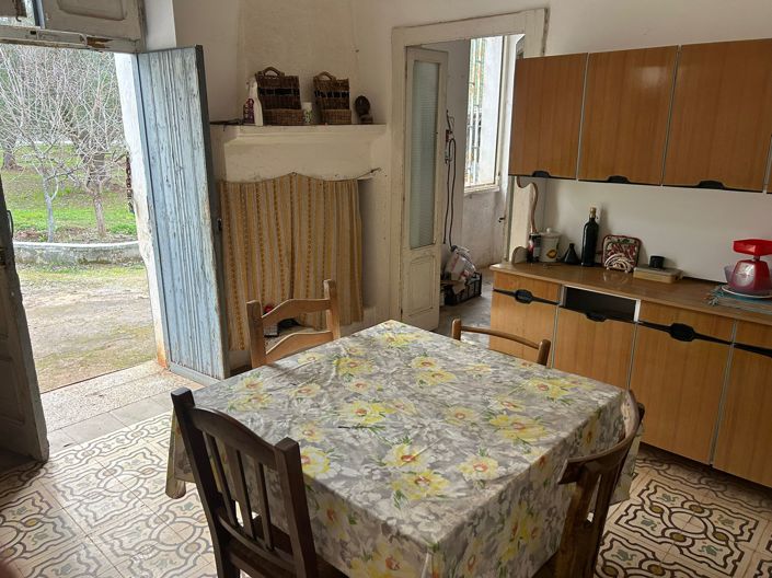 Image No.10-2 Bed Property for sale