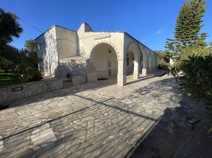 Image No.11-2 Bed Property for sale