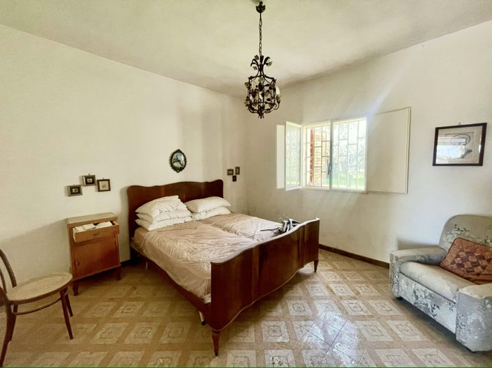 Image No.5-2 Bed Property for sale