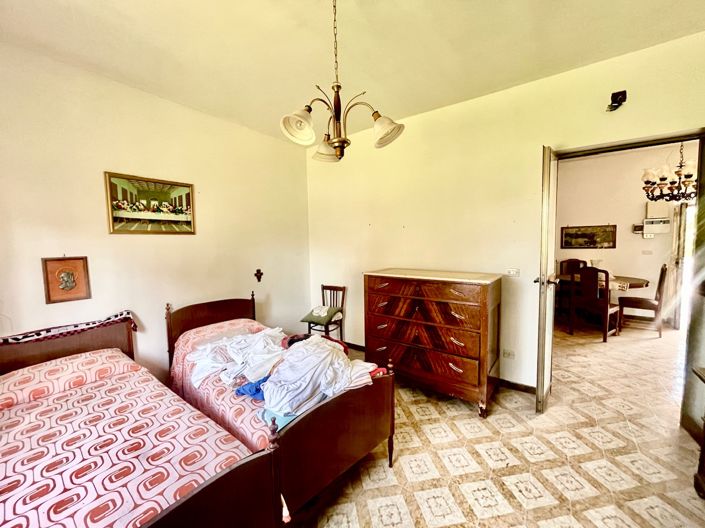 Image No.7-2 Bed Property for sale