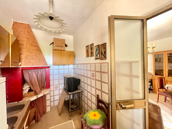 Image No.8-2 Bed Property for sale