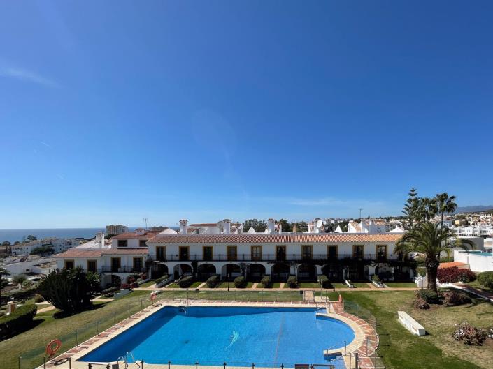 4 Bedrooms townhouse for sale in Calahonda Fully Furnished £392936