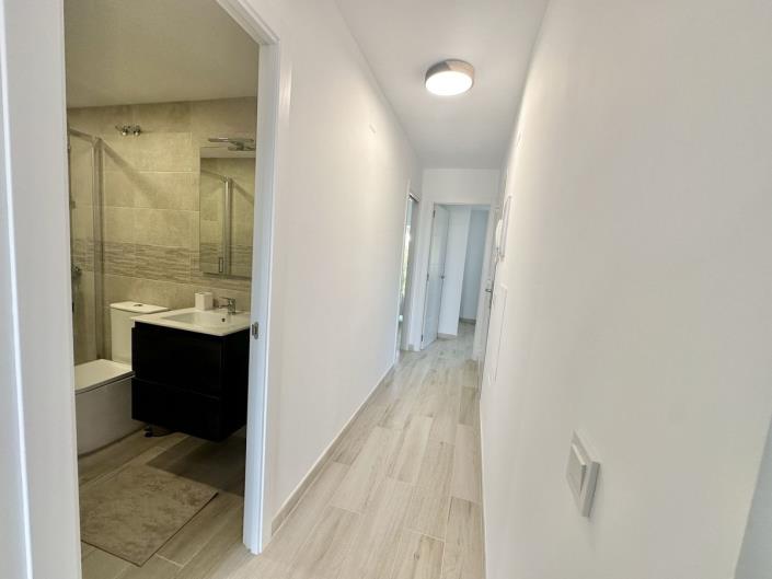 Image No.20-2 Bed Apartment for sale