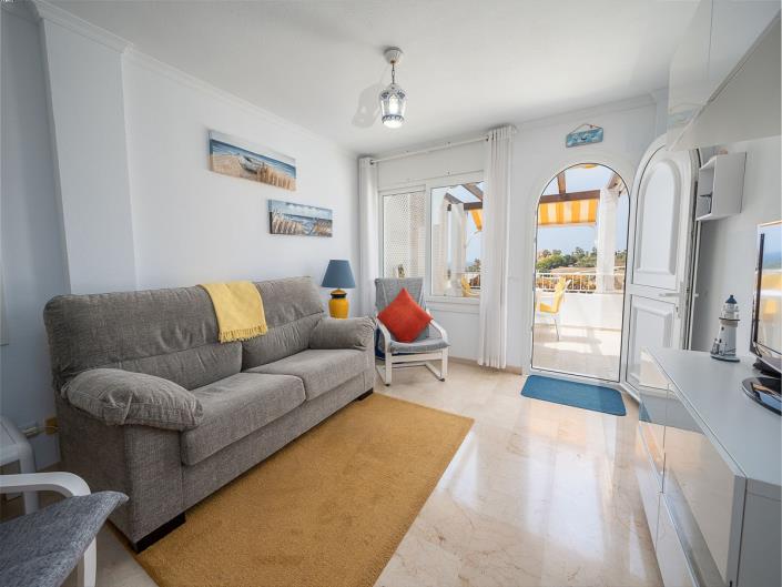 2 Bedrooms apartment for sale in El Faro Close to shops £249071