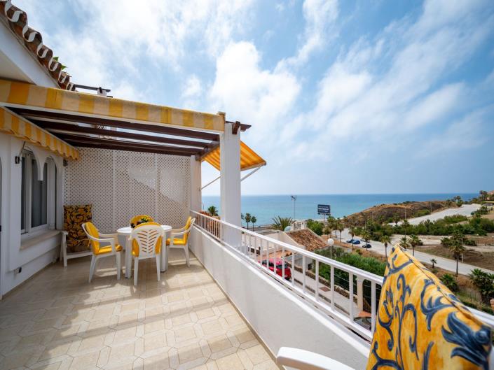 2 Bedrooms apartment for sale in El Faro Close to shops £249071