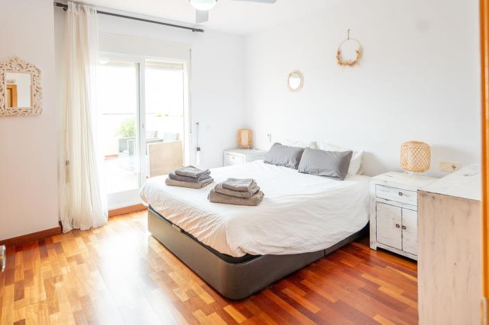 Image No.15-4 Bed Townhouse for sale