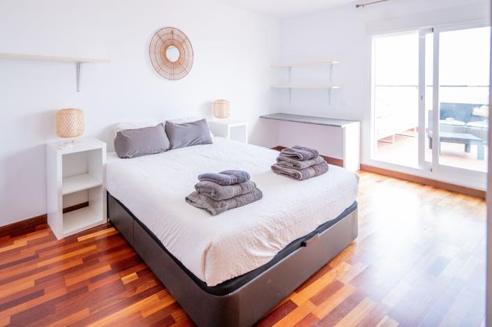 Image No.18-4 Bed Townhouse for sale