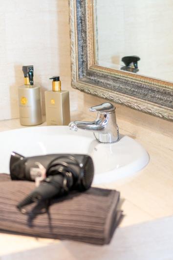 Image No.24-4 Bed Townhouse for sale