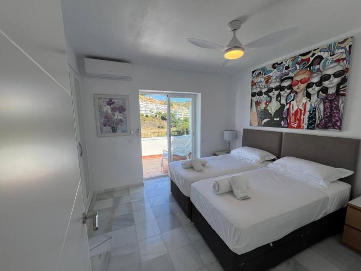 Image No.32-4 Bed Penthouse for sale