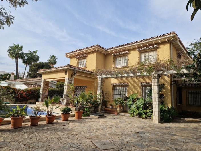 Image No.1-Villa / Détaché de 8 chambres à vendre à Benalmadena