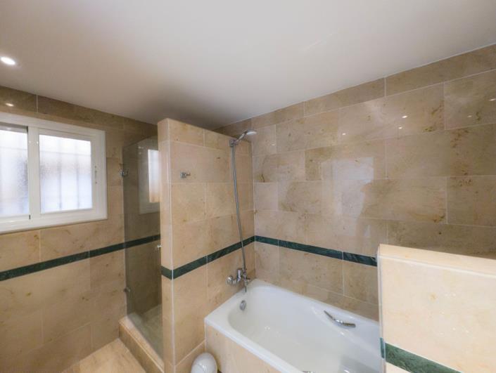 Image No.18-3 Bed Apartment for sale