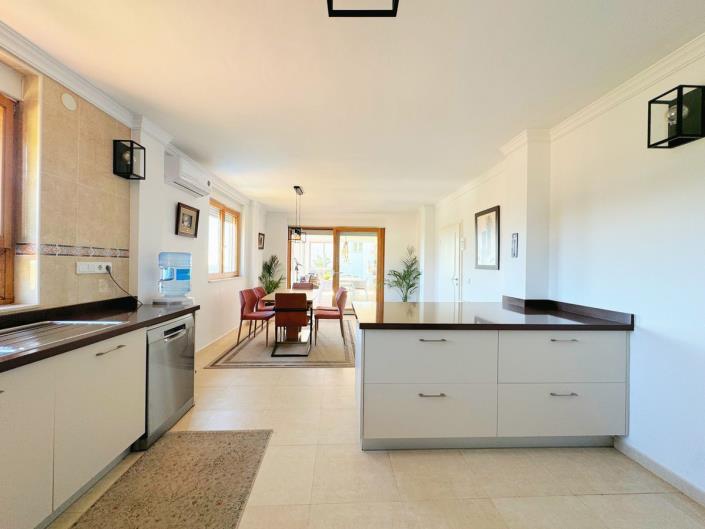 Image No.7-Villa / Détaché de 8 chambres à vendre à Elviria