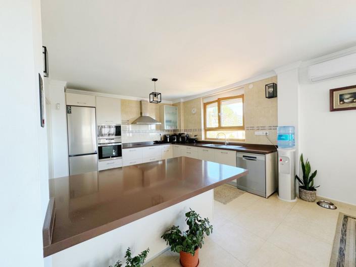 Image No.15-Villa / Détaché de 8 chambres à vendre à Elviria